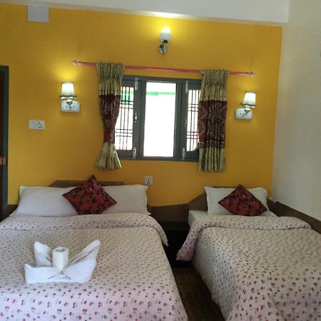 Bishnu Homestay Покхара Екстер'єр фото