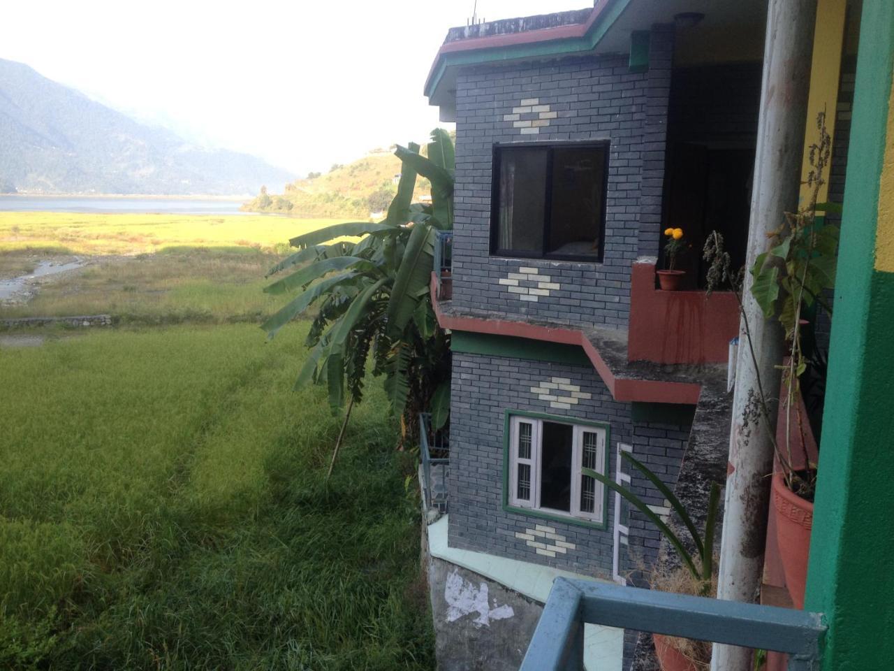 Bishnu Homestay Покхара Екстер'єр фото