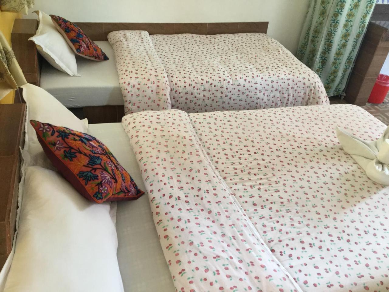 Bishnu Homestay Покхара Екстер'єр фото