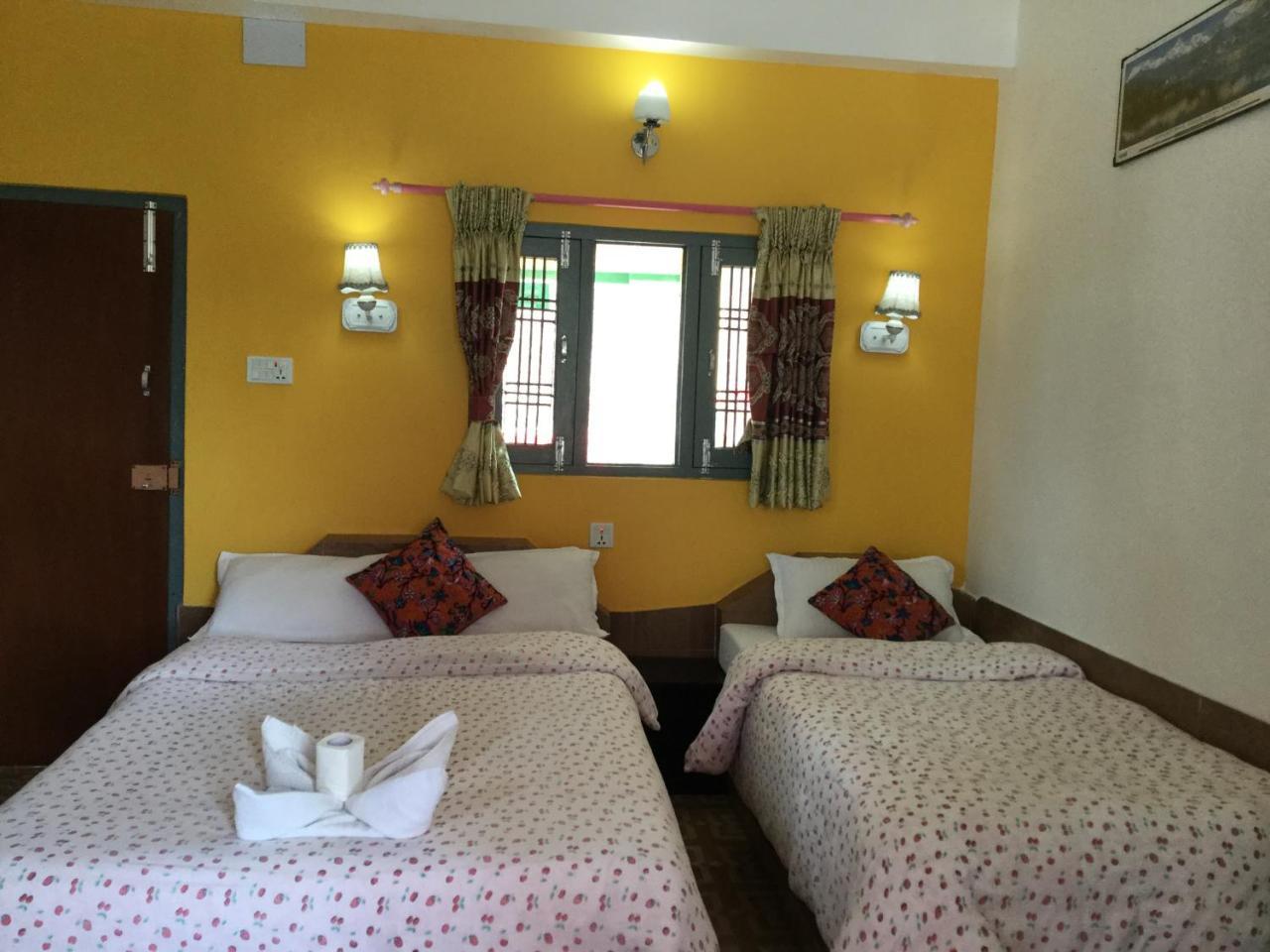 Bishnu Homestay Покхара Екстер'єр фото
