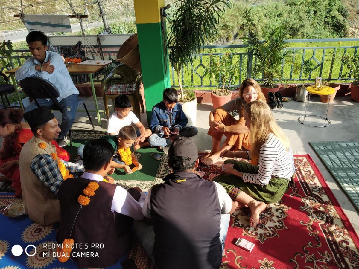 Bishnu Homestay Покхара Екстер'єр фото
